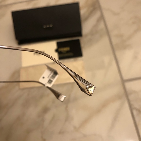 🔥NEW FENDI SWAROVSKI CRYSTAL SUNGLASSES 🔥 - Picture 10 of 16